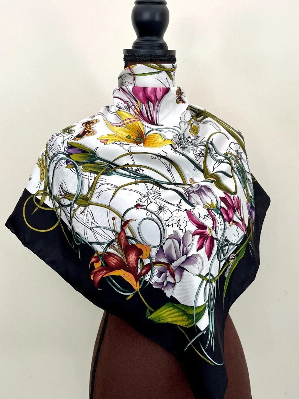 Display #1 Gucci Scarf Flora Infinity Print White Silk Scarf Wrap